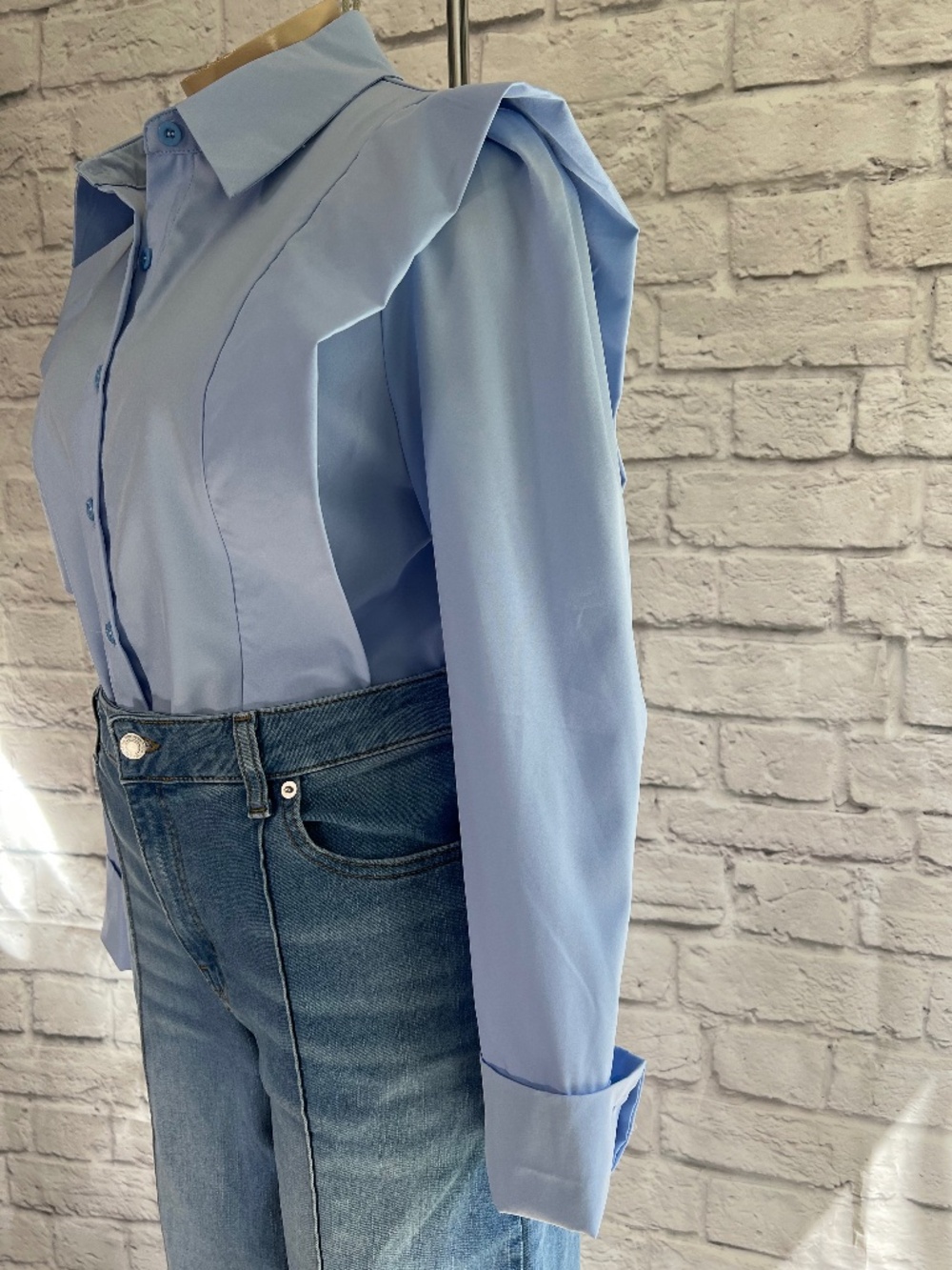 Women’s Light Powder Blue Ruffle Button Front Collared Blouse Size L - Picture 2 of 10